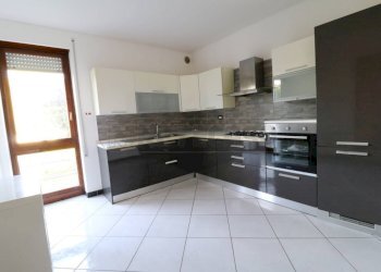 5_Cucina (FILEminimizer).JPG - Appartamento Terre del Reno - foto 5
