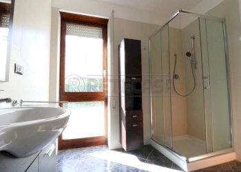13_Bagno (FILEminimizer).JPG - Appartamento Terre del Reno - foto 14