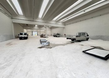 Interno non residenziale - Capannone Sp della Valle Brembana, Dalmine - foto 2