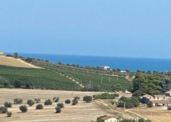 12 TERRENO EDIFICABIE ED AGRICOLO VISTA MARE E MON - Terreno edificabile Colonnella - foto 1