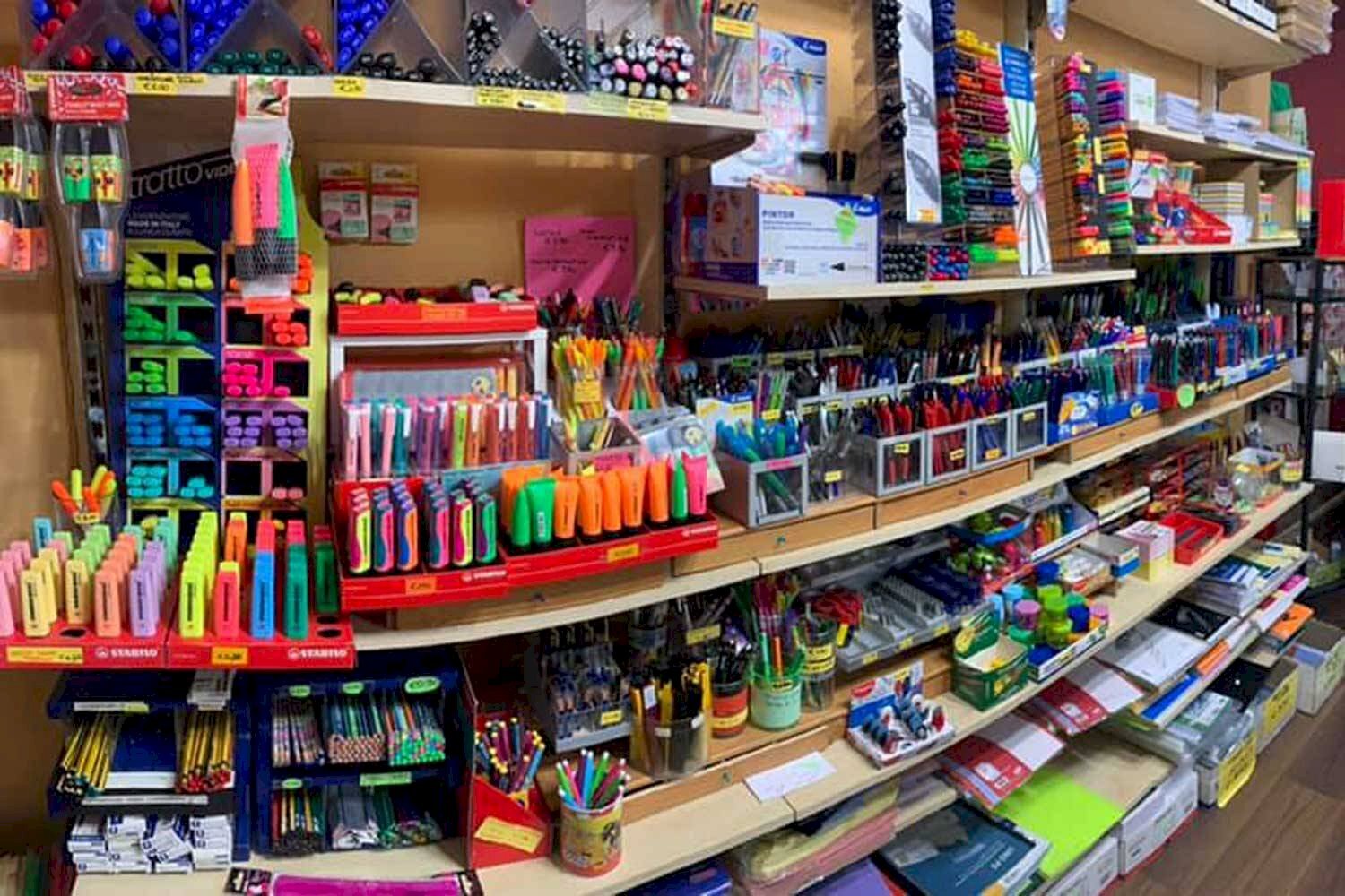 Interno non residenziale - Cartoleria - Libreria via Roma, Casale Monferrato - foto 1