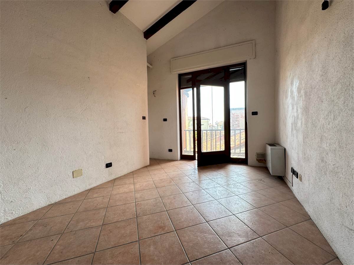 Stable - Palace via cadorna 4, Busca - photo 2