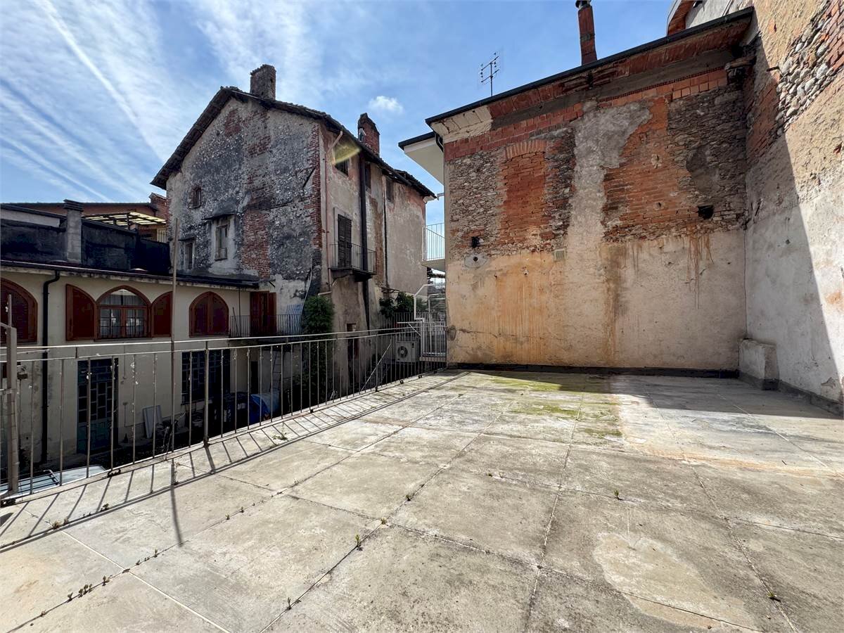 Stable - Palace via cadorna 4, Busca - photo 3