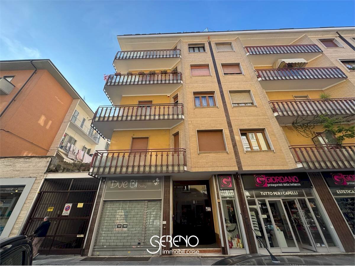 Negozio via XVIII Aprile 23, Cuneo (zona Centro) - foto 1