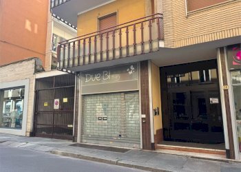 Negozio via XVIII Aprile 23, Cuneo (zona Centro) - foto 2