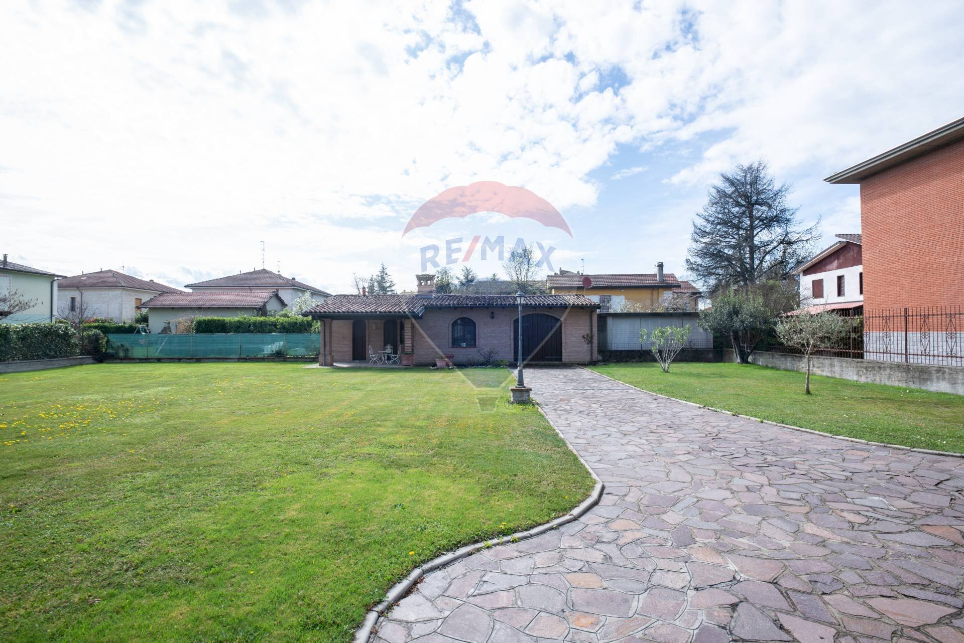 Villa Via Dante Alighieri, 55 
 Sale, Sale - foto 3