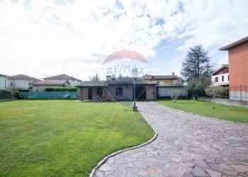 Villa Via Dante Alighieri, 55 
 Sale, Sale - foto 3