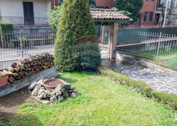 Villa Via Dante Alighieri, 55 
 Sale, Sale - foto 4
