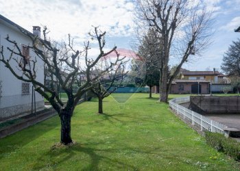 Villa Via Dante Alighieri, 55 
 Sale, Sale - foto 8