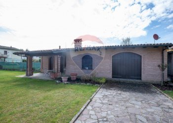 Villa Via Dante Alighieri, 55 
 Sale, Sale - foto 11