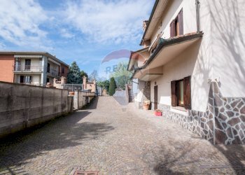 Villa Via Dante Alighieri, 55 
 Sale, Sale - foto 12