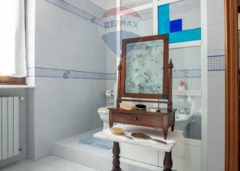 Villa Via Dante Alighieri, 55 
 Sale, Sale - foto 27