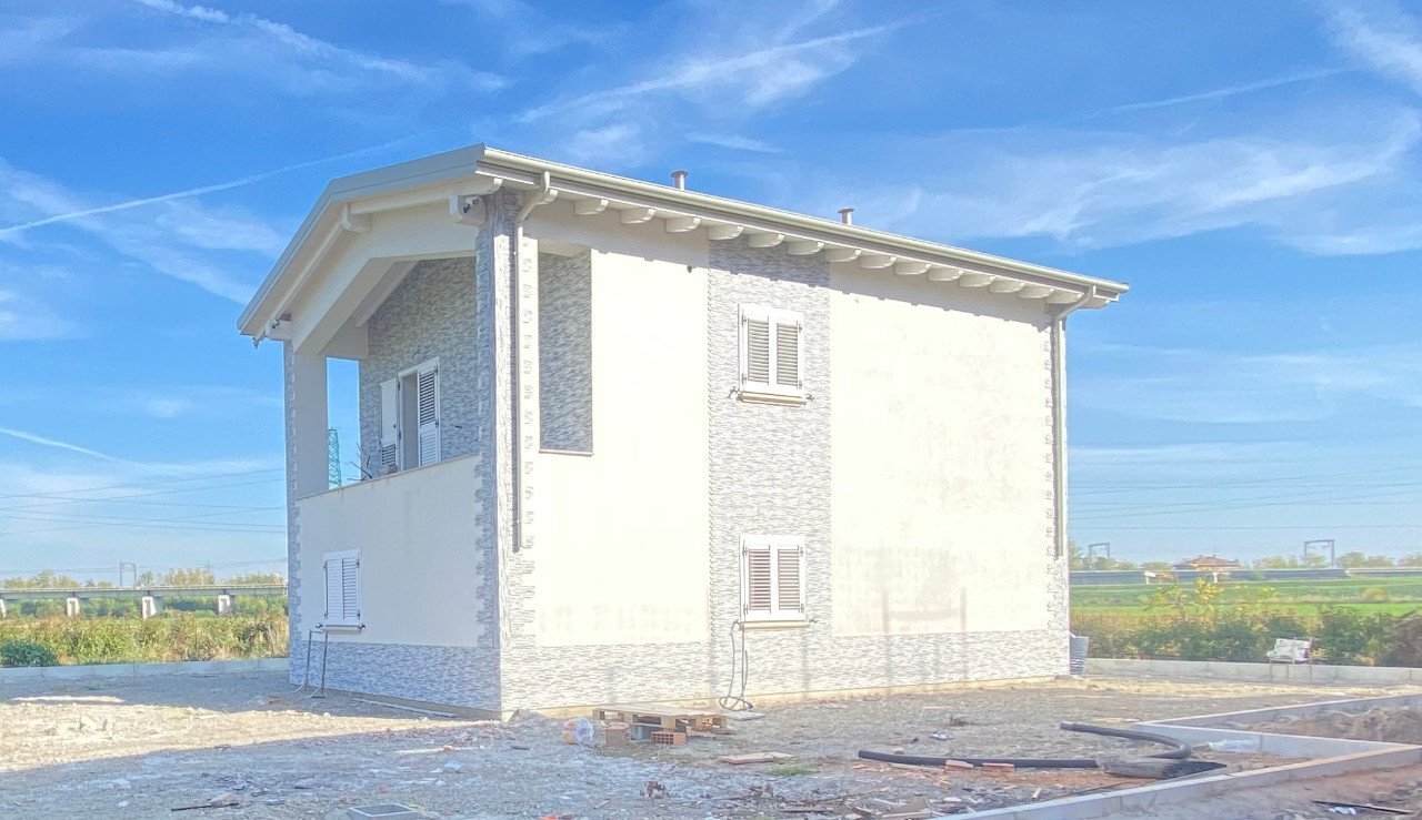 Independent house Sala Bolognese - photo 1