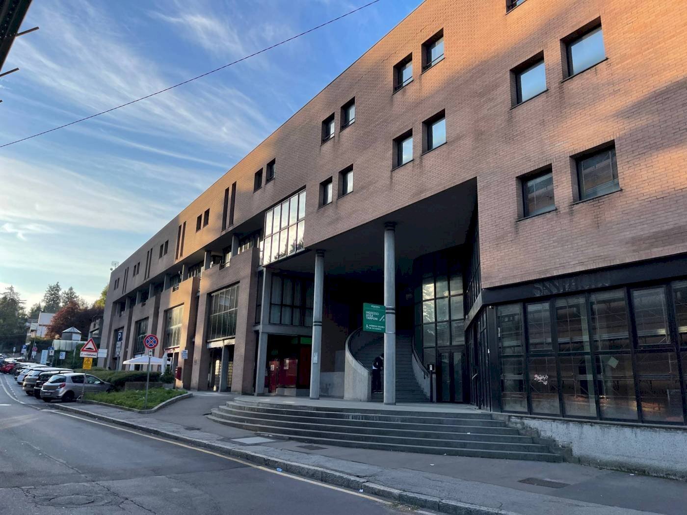 esterno - Shop via San Michele, 2, Varese - photo 1