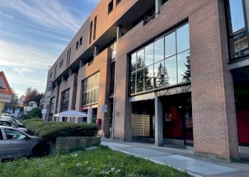 esterno 1 - Negozio via San Michele, 2, Varese - foto 2