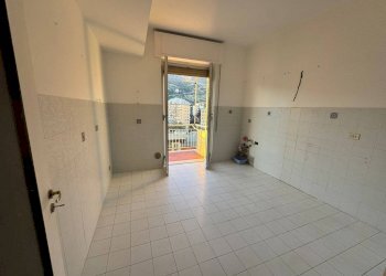 Trilocale Genova (zona Lagaccio) - foto 3