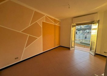 Trilocale Genova (zona Lagaccio) - foto 8