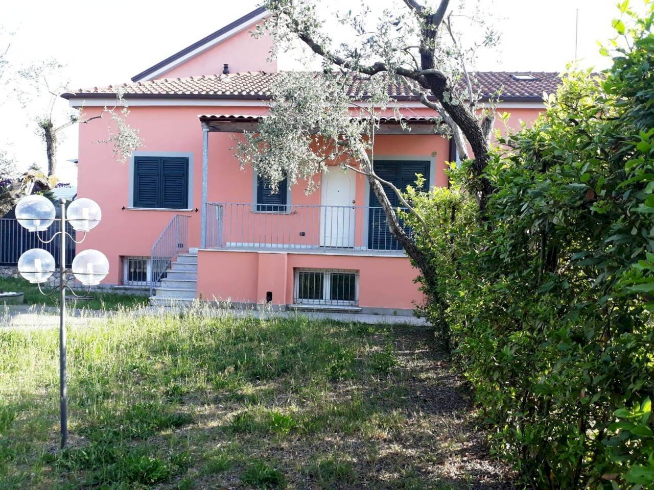 16COR.jpg - Villa Trifamiliare Sarzana - foto 2