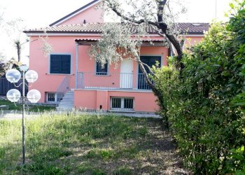 16COR.jpg - Villa Trifamiliare Sarzana - foto 2