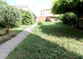 giardino (FILEminimizer).JPG - Villa Bondeno - foto 2