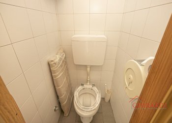 6.3 BAGNO 2.jpg - Bar Tavola Calda - Fredda Via Malocello 12, Varazze - foto 20