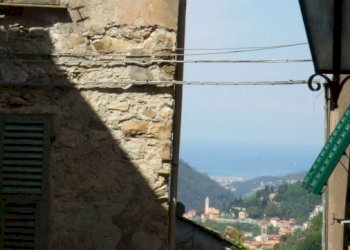 DSCF3931.JPG - Rustico Via Veleura 42, Castiglione Chiavarese - foto 1