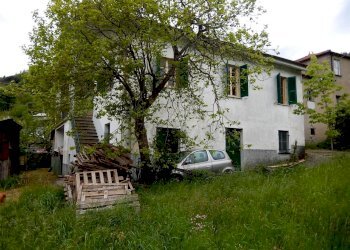 DSCN3652.JPG - Casale Località Campobenedetto, Varese Ligure - foto 1