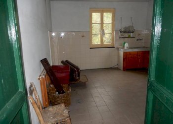 DSCN3665.JPG - Casale Località Campobenedetto, Varese Ligure - foto 17