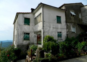 ff.jpg - Porzione di casa Via Gianelli 72, Carro - foto 1