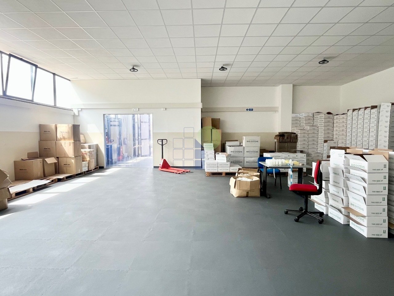 interno magazzino - Commercial Premises Via dell' Artigianato 45, Livorno - photo 2