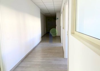 corridoio uffici - Commercial Premises Via dell' Artigianato 45, Livorno - photo 10