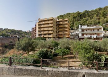 esterno.jpg - Magazzino Via Trani 561, Modica - foto 1