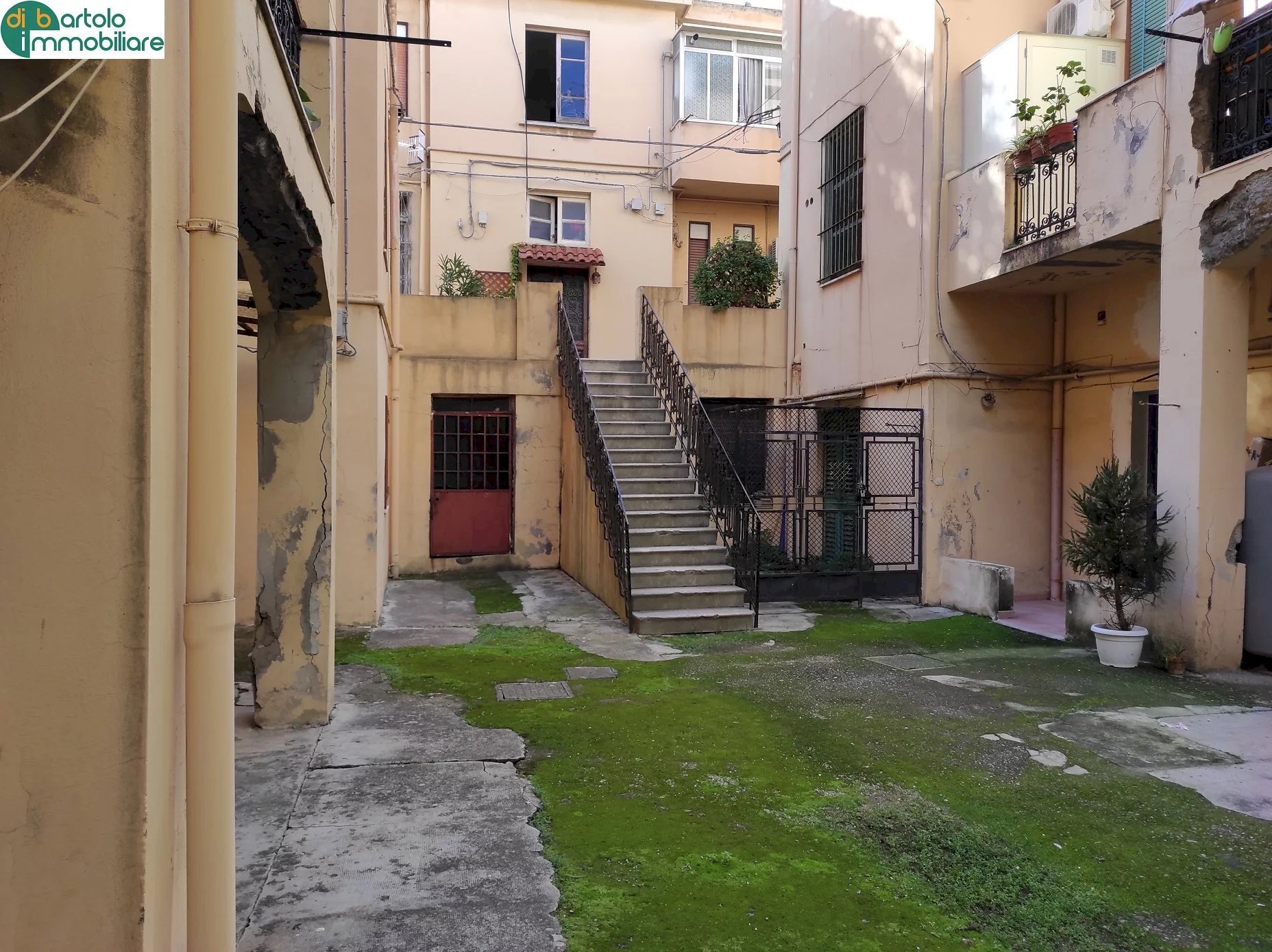 Apartment VIa Del Zardo, Messina - photo 1