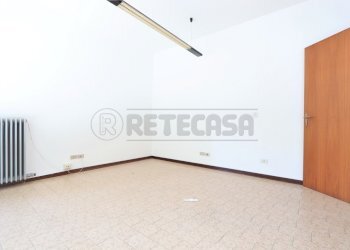 IMG_1327.JPG - Locale Commerciale Castegnero - foto 2