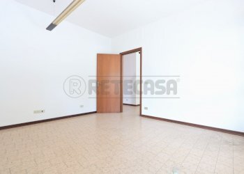 IMG_1328.JPG - Locale Commerciale Castegnero - foto 3