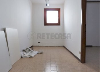 IMG_1336.JPG - Locale Commerciale Castegnero - foto 9