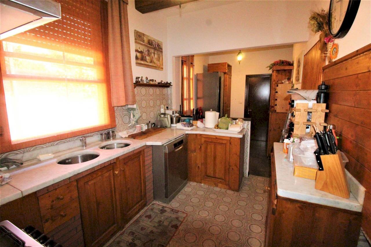 F_111537.jpg - Villa Via Venezia 38, Carrara - foto 2