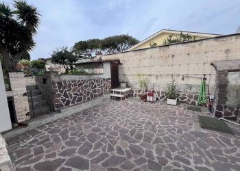 Giardino - Villa via Pasquale Crazzolara, Roma (neighborhood Lido di Ostia) - photo 4