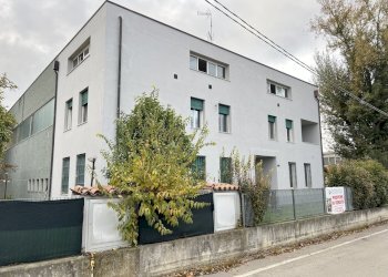 IMG_1118.JPG - Magazzino Via del Lavoro 213, Crevalcore - foto 1