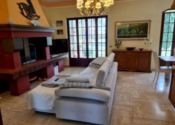 PHOTO-2022-10-07-10-55-02 2.jpg - Villa Pietrasanta - foto 9