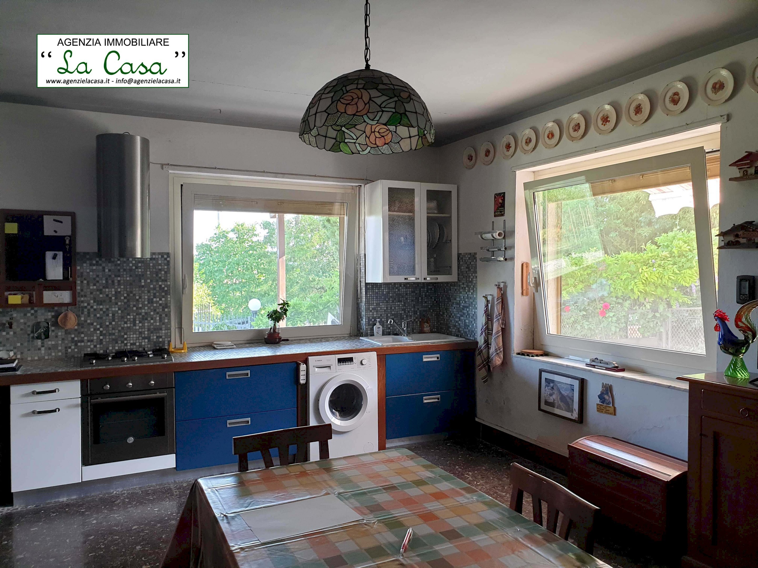 cucina - Casa indipendente San Paolo Solbrito - foto 1