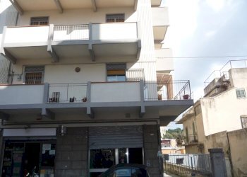 Locale Commerciale Via Palermo, Messina - foto 1