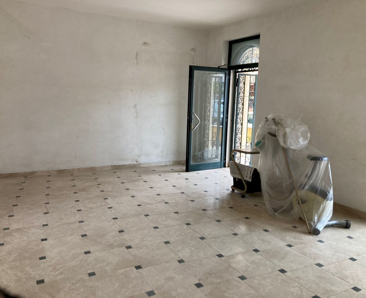 IMG-20220216-WA0000.jpg - Commercial Premises Via Giuseppe Garibaldi  125 A, Guidonia Montecelio - photo 2