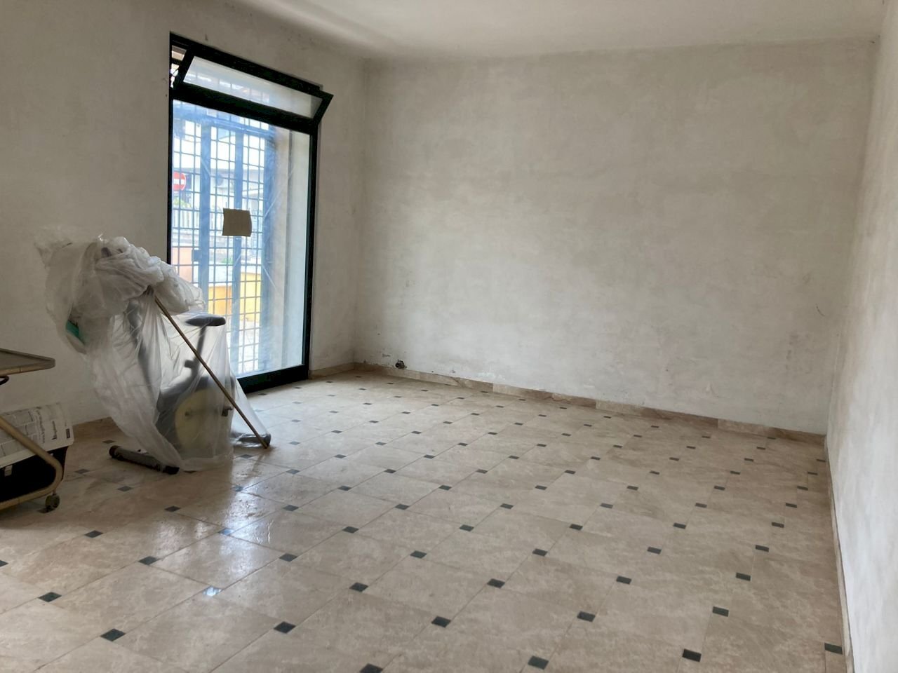 IMG-20220216-WA0001.jpg - Commercial Premises Via Giuseppe Garibaldi  125 A, Guidonia Montecelio - photo 3