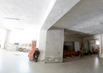 IMG_4912.JPG - Magazzino Jesi - foto 2