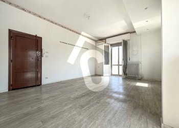 43A9B992-2C0A-4987-8AD2-9FEDC6DDFBBA.jpeg - Trilocale Jesi - foto 2