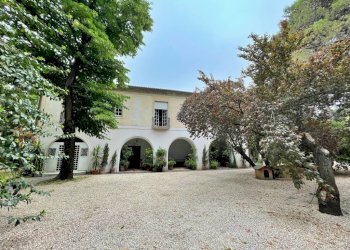 Facciata - Rustico via Tuscolana, 2086, Roma - foto 2