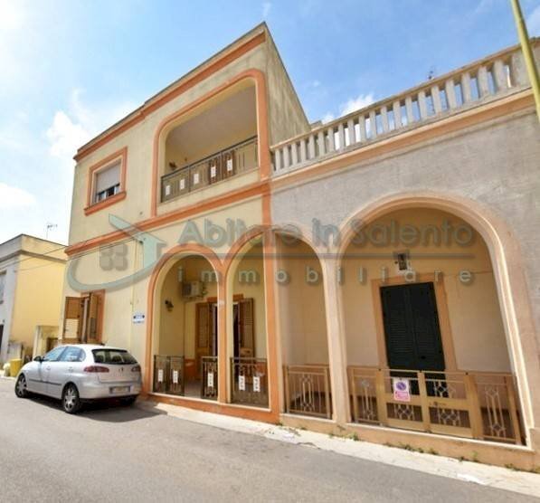 Facciata - Casa indipendente Gagliano del Capo - foto 1