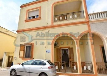 Facciata - Casa indipendente Gagliano del Capo - foto 2