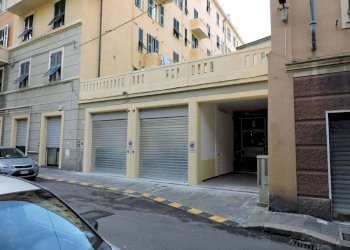 Esterno entrata box - Box Genova (zona Sampierdarena) - foto 1